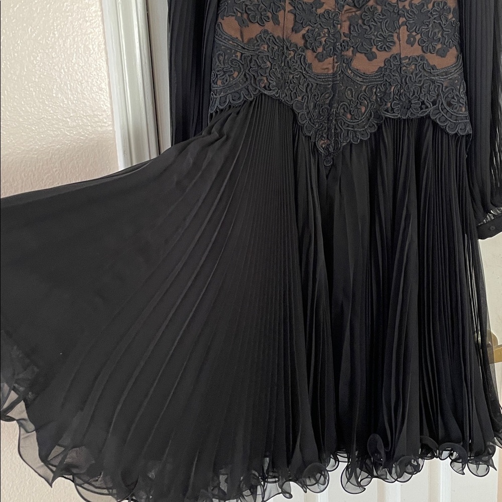 Travilla I.Magnin Vtg.Elegant Black Pleated Dress with Lace Detail Bodice - Picture 13 of 16